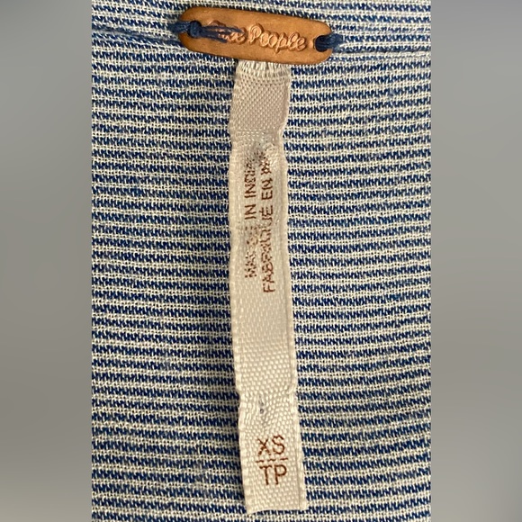 EUC Free People Blue White Flowy Button Down top with bell cuff Size XS - Picture 2 of 10